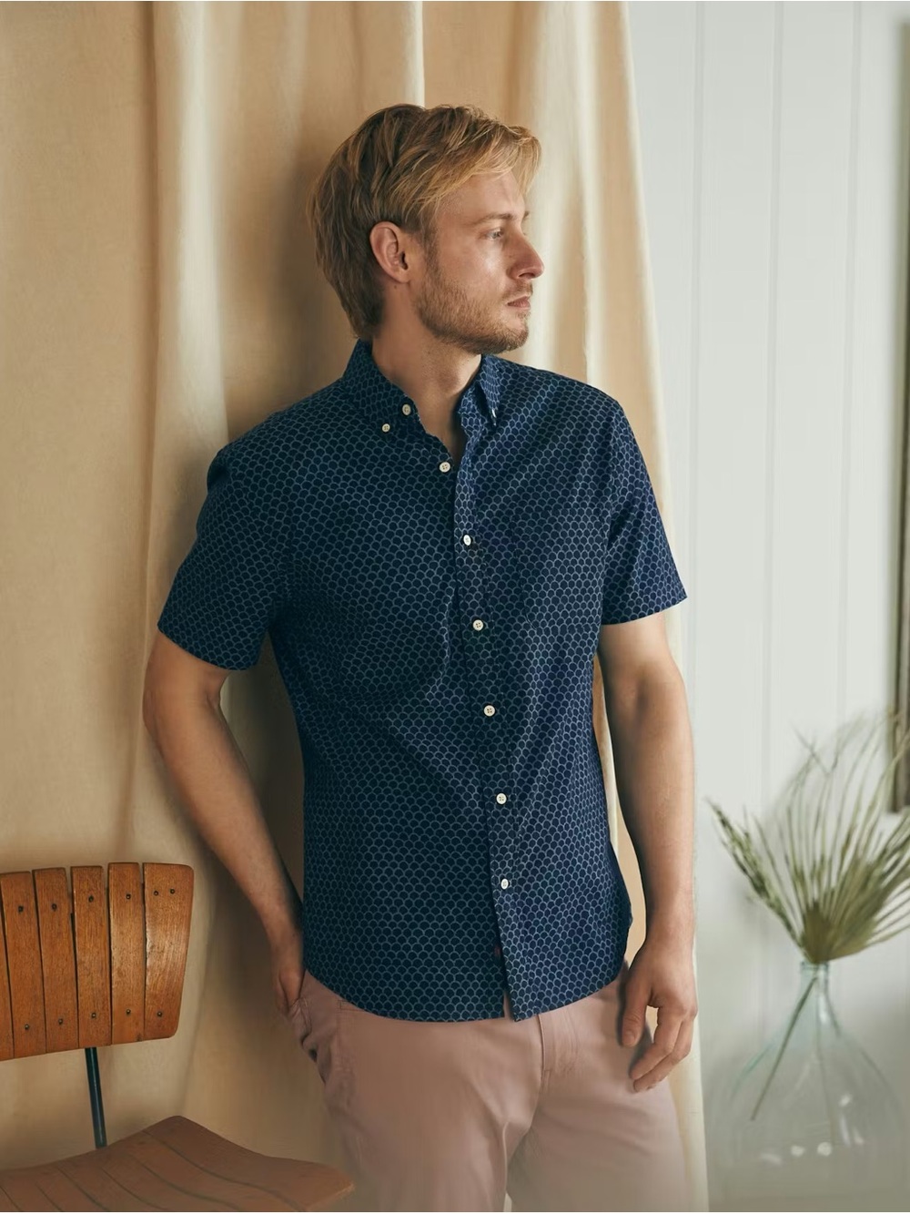 Faherty Men’s Medium Blue Fish Scale Geometric Print Short Sleeve Button Down